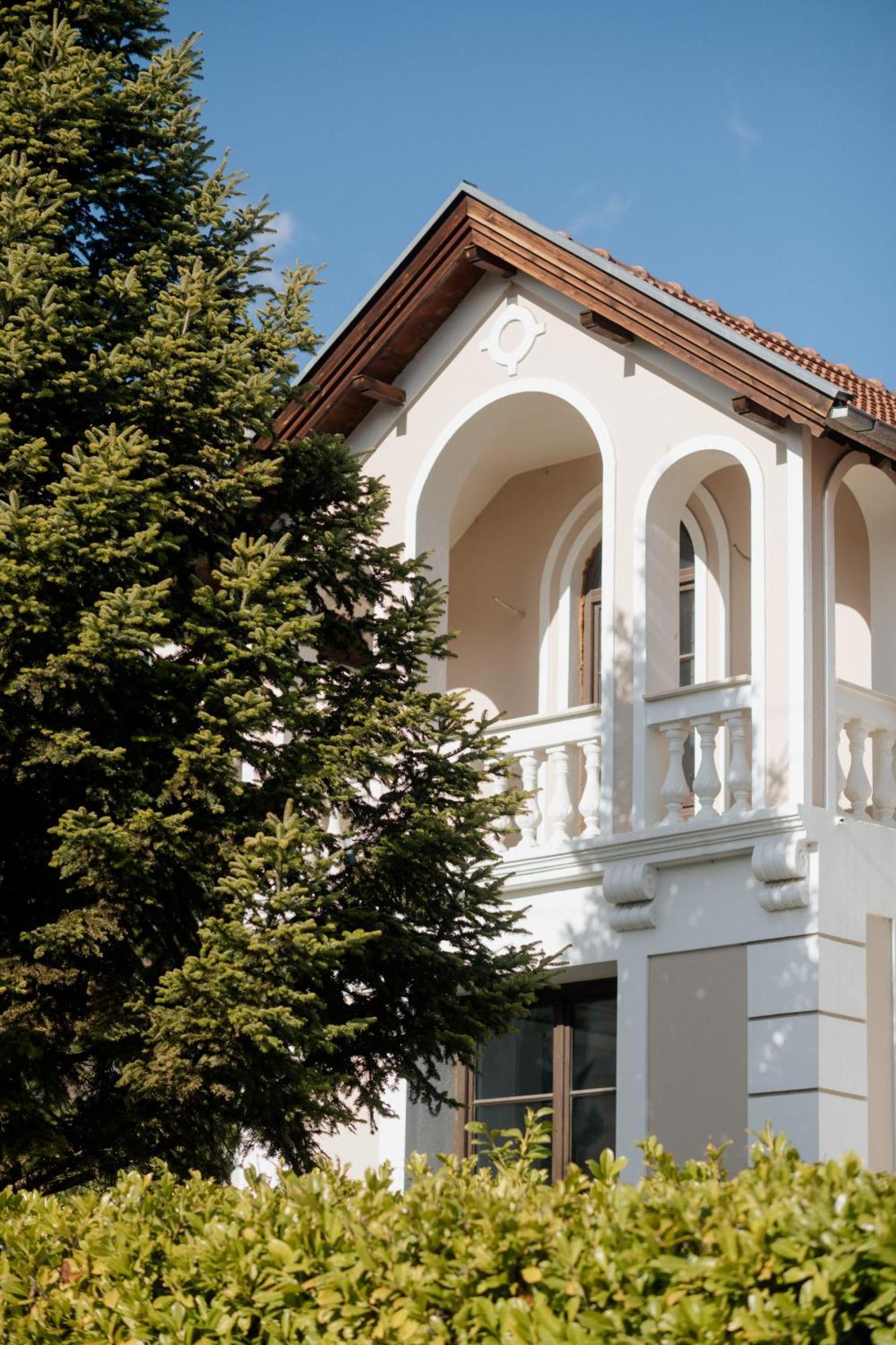 Emerald Suites Florina Exterior photo