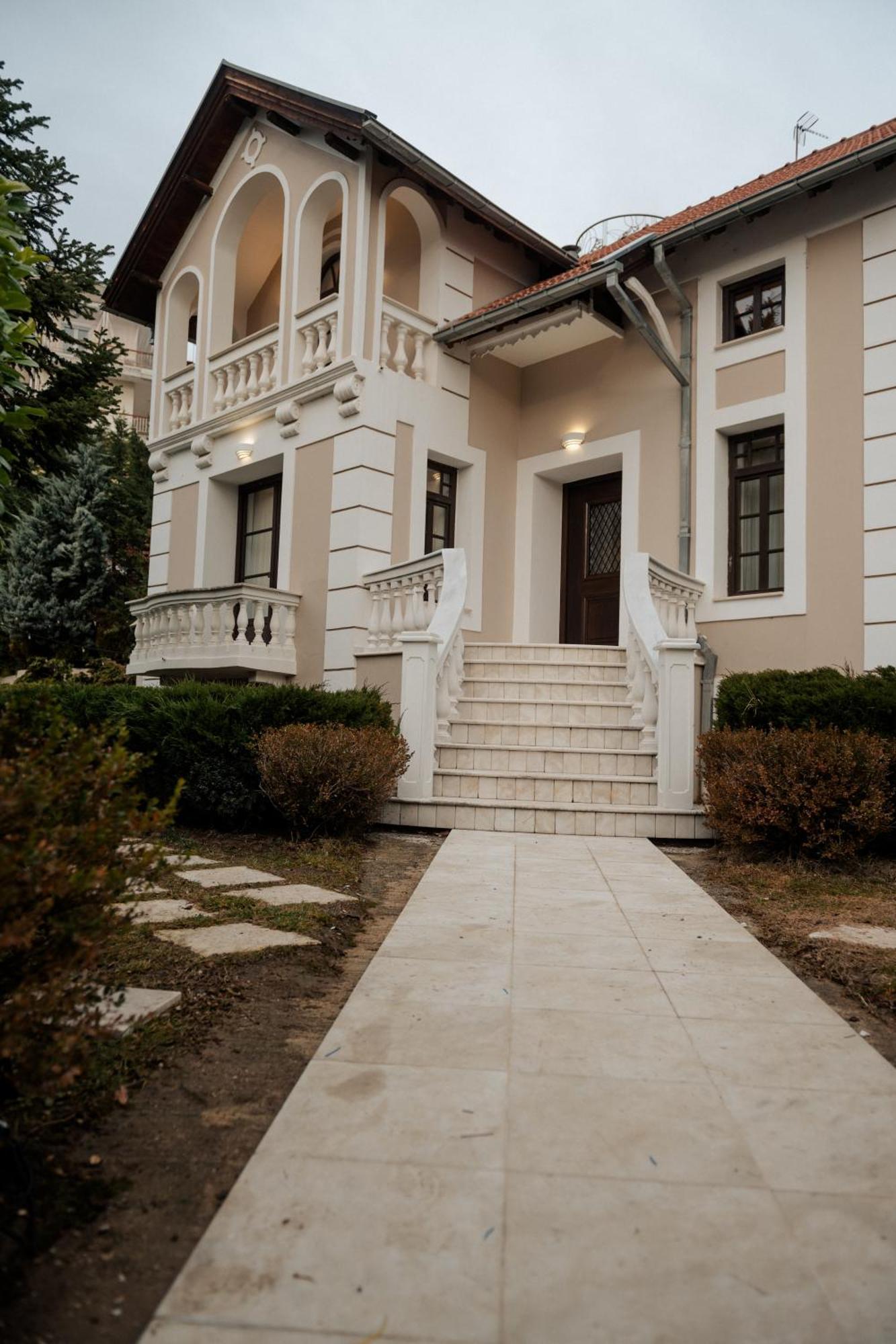Emerald Suites Florina Exterior photo