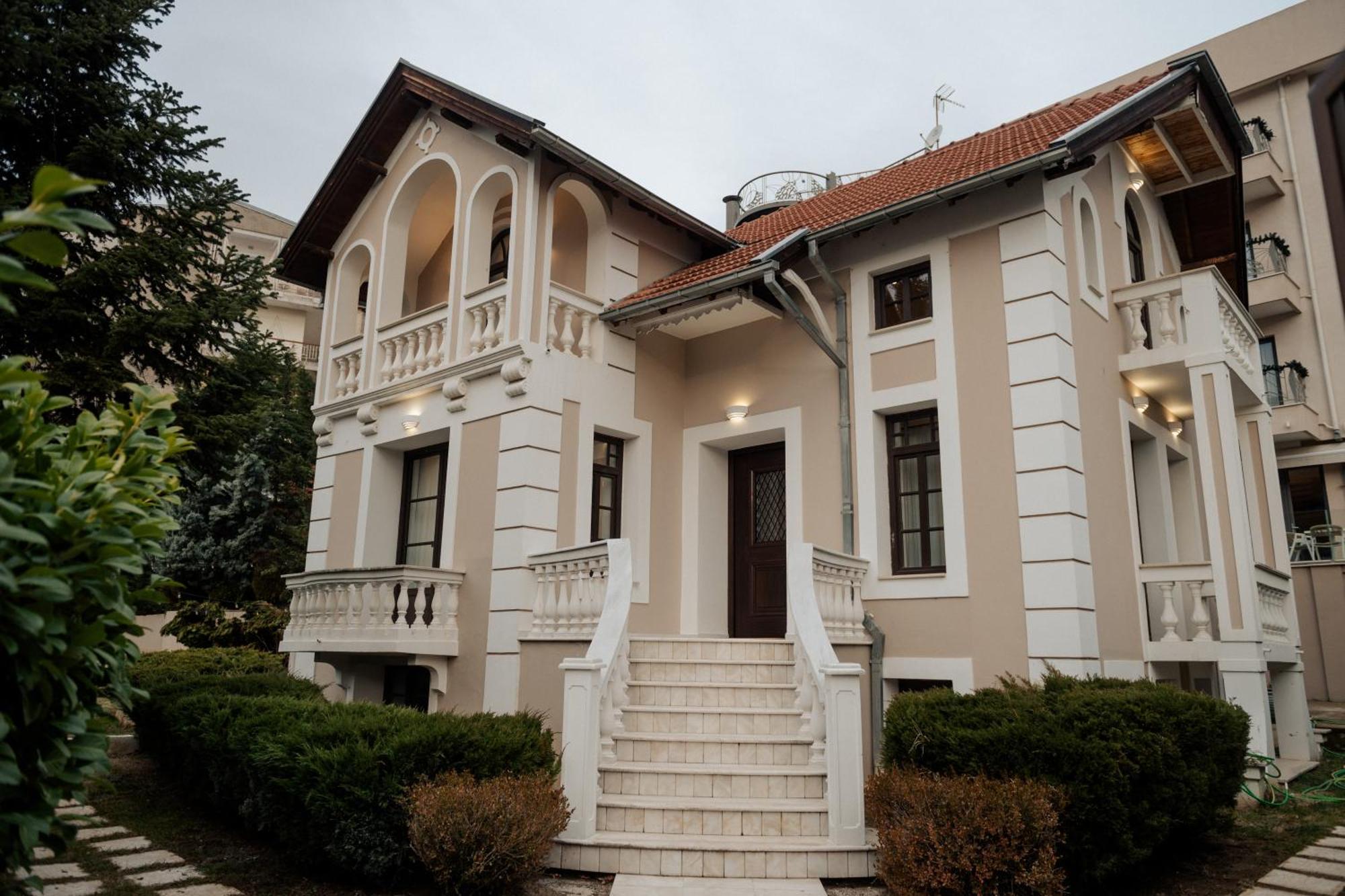 Emerald Suites Florina Exterior photo