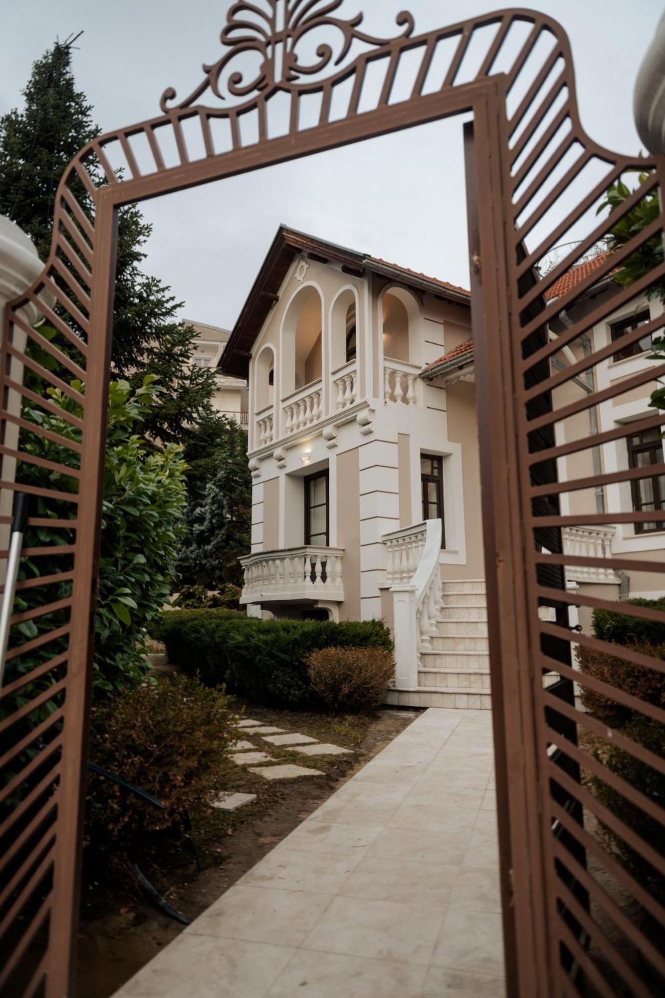 Emerald Suites Florina Exterior photo